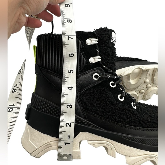 Sorel Black and Cream Winter Boots - Picture 7 of 8